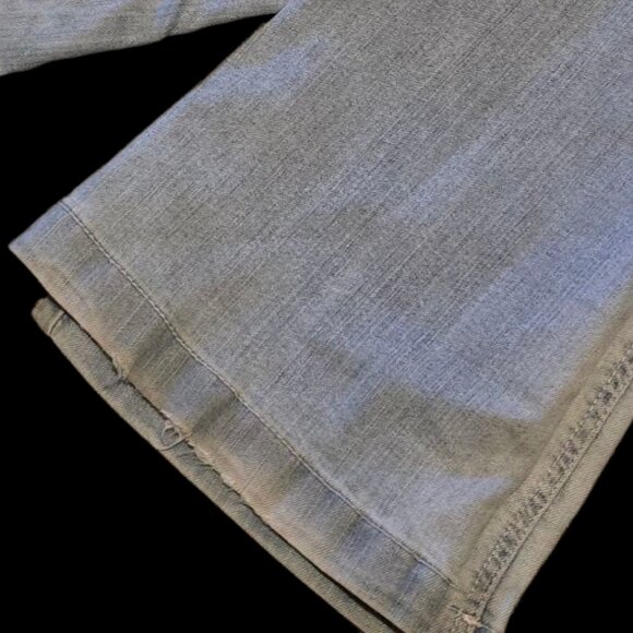 Low rise size 5 Wallflower jeans, bleach wash - Picture 3 of 8